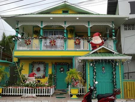Weihnachtsdeko in Bocas del Toro