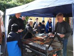 Und natürlich-darf-der-Grill-nicht-fehlen