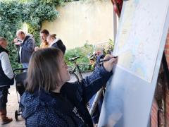 Unterschrift auf-die-Erinnerungsseekarte