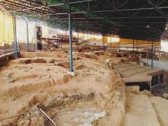 Galdars Ausgrabungsstätte zugänglich-durch-Stege-über-dem-Areal