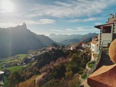 Beschauliches Bergdorf-Tejeda-mit-einem-grandiosen-Ausblick