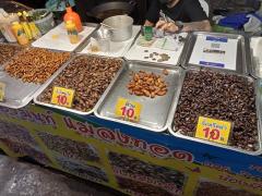Chillva Nachtmarkt: hier gibt es gebratene Insekten