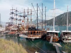 Touristenboote noch im Winterschlaf