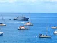 Die französische Marine bringt Festtagsdelegationen