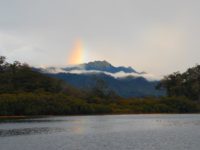 Regenbogen über den Bergen von Vanua Levu