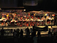 1_STADION: Steeldrum Band ca 60 Musiker und über 100 Instrumenten präsentiert ihr Lied