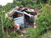 Port Antonio: solche Häuser sind tatsächlich bewohnt